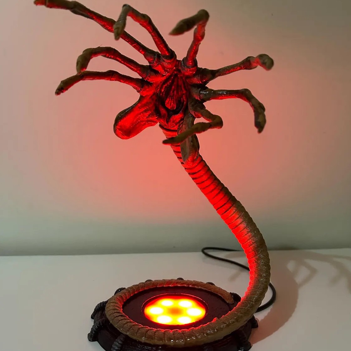 Alien Facehugger Lamp Nightlig - Neon Sign Party recension och pris